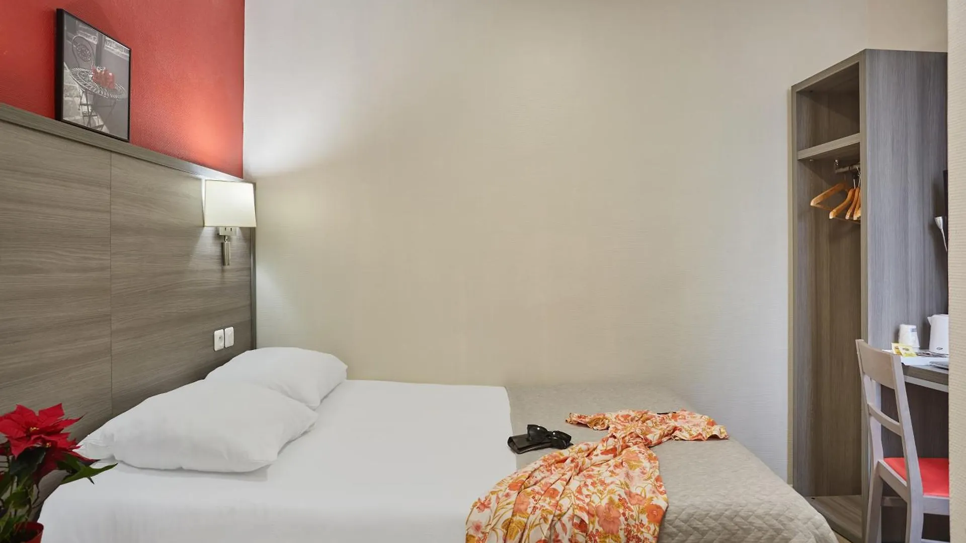 Hotel Hipotel Paris buttes chaumont Belleville