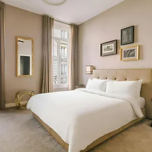 Sonder Le Frochot *** Paris